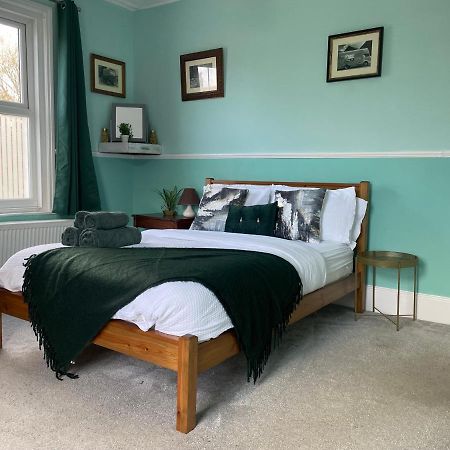 Bed and Breakfast Seaview Public House Берчингтон Экстерьер фото