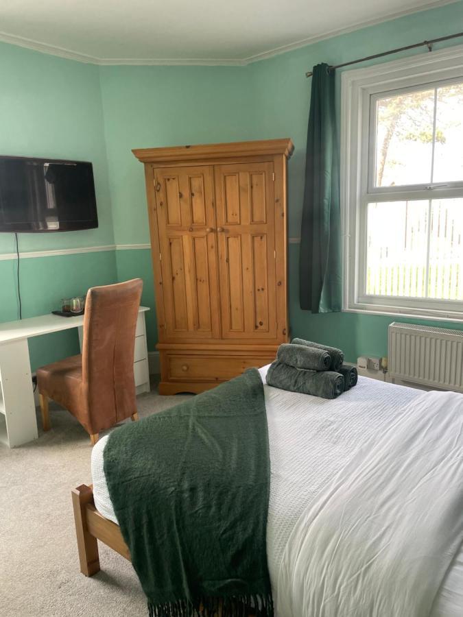 Bed and Breakfast Seaview Public House Берчингтон Экстерьер фото